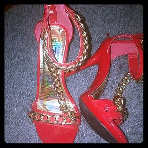 Stunning Red gold chain heels.